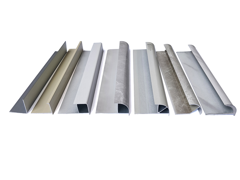 Aliuminio plytelių apdailos formos