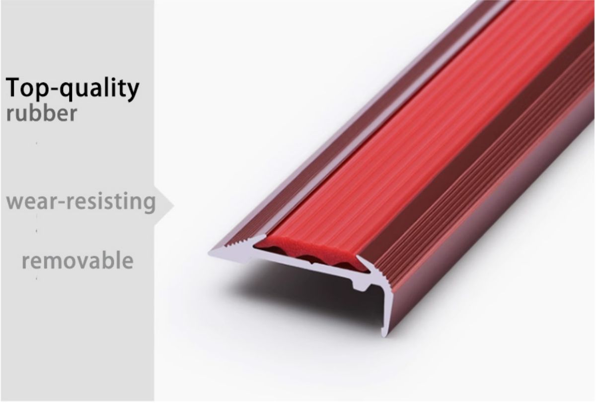 https://www.fsdcbm.com/high-quality-aluminum-stair-nosing-with-antislip-product/